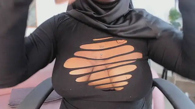 yasmin elite online show from December 2025 10:11:02 AM