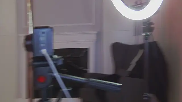 MarilynNova online show from October 2025 04:20:01 AM