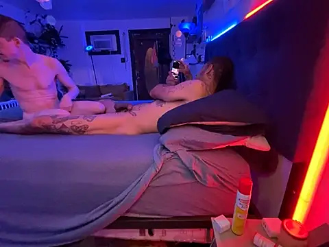 Snapshot of SalemStratton chatting on April 2026 08:04:01 AM SalemStratton online show from April 2026 08:04:01 AM