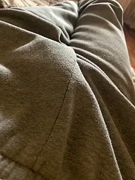 MuzzyFacing online show from April 2026 10:59:01 AM