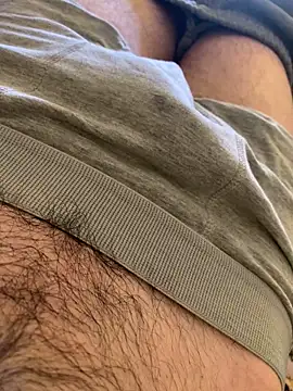 MuzzyFacing online show from April 2026 10:06:01 AM