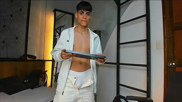 Dani mc1 online show from September 2025 11:32:01 AM