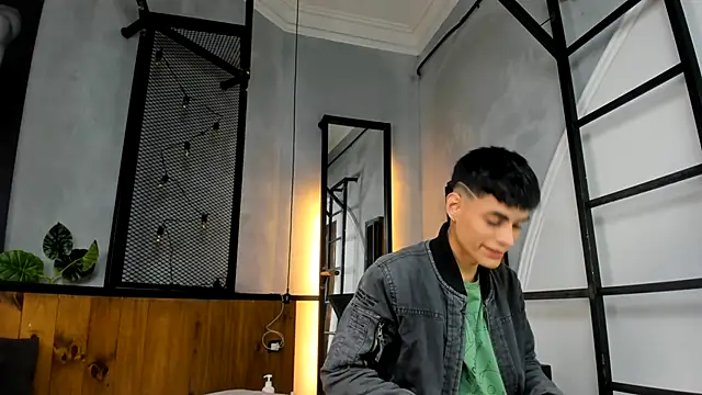 Dani mc1 online show from September 2025 11:15:02 AM