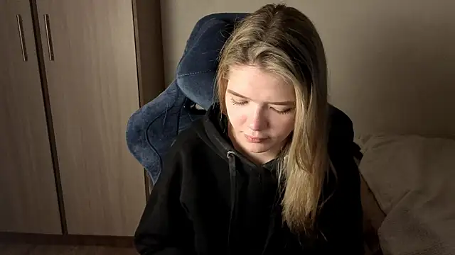 KatanaSVibe online show from October 2025 12:56:01 PM