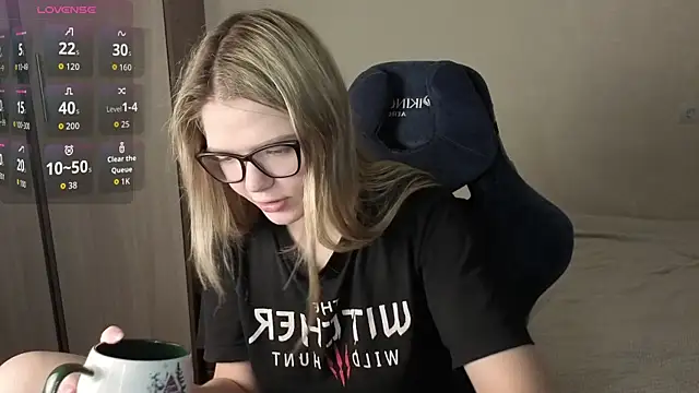 KatanaSVibe online show from November 2025 01:47:02 PM