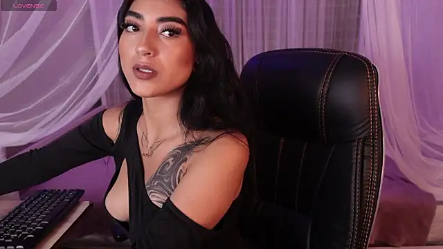 Emma and Issac online show from March 2026 09:10:01 PM