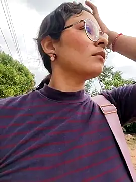 Lily-o online show from October 2025 01:57:02 PM