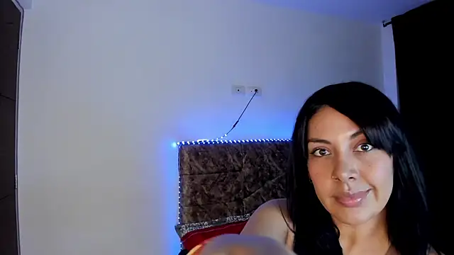 Vik gomez online show from December 2025 03:01:02 AM