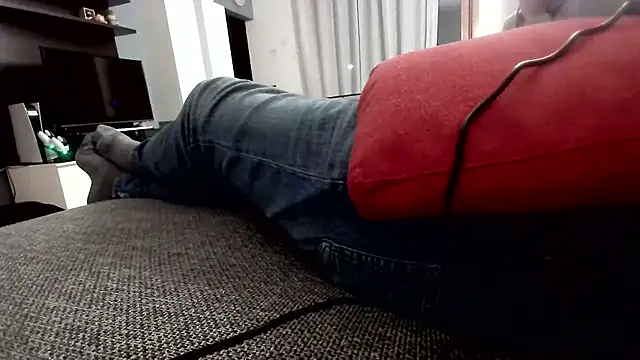 cucciolotto76 online show from November 2025 08:08:01 PM