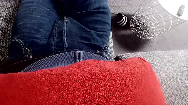 cucciolotto76 online show from November 2025 03:44:02 PM