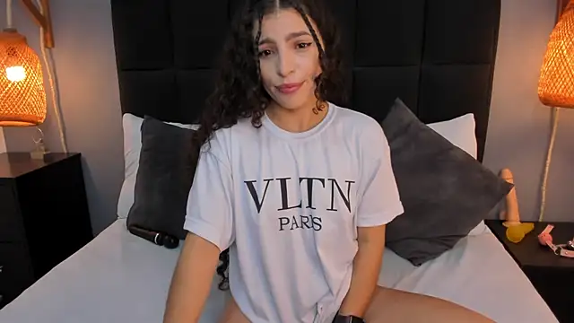 natalie esmith online show from October 2025 12:04:02 PM