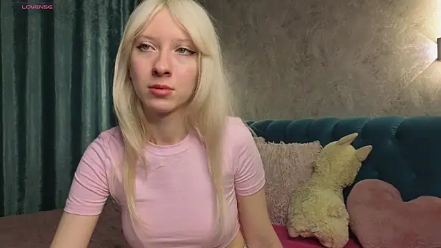 BubugAgaska online show from October 2025 07:14:01 PM