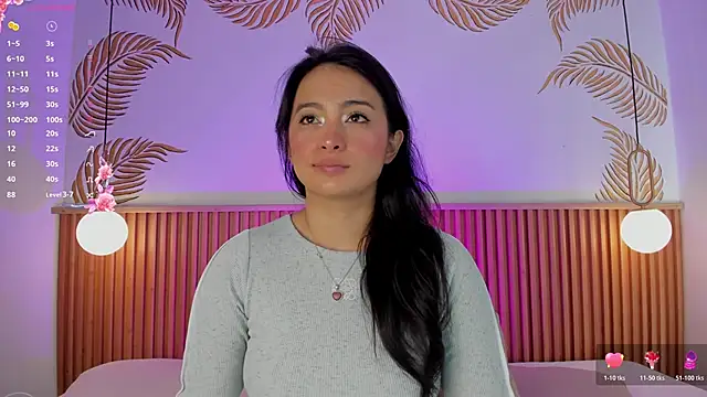 Snapshot of Valleriie_ chatting on June 2026 04:42:01 PM Valleriie online show from June 2026 04:42:01 PM
