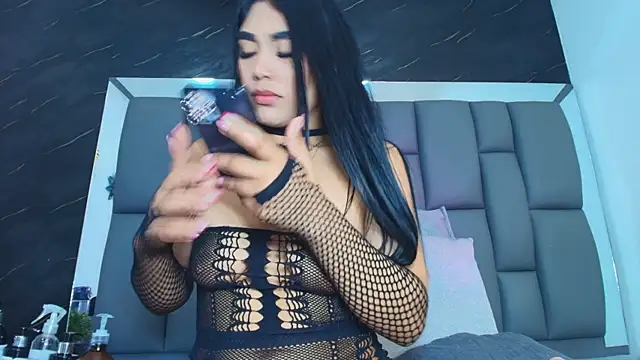 Snapshot of Roxana_gomez chatting on February 2026 03:37:02 AM Roxana gomez online show from February 2026 03:37:02 AM