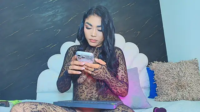 Snapshot of Roxana_gomez chatting on May 2026 04:40:02 AM Roxana gomez online show from May 2026 04:40:02 AM