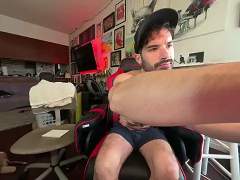 Pupscritch online show from March 2026 03:16:01 PM