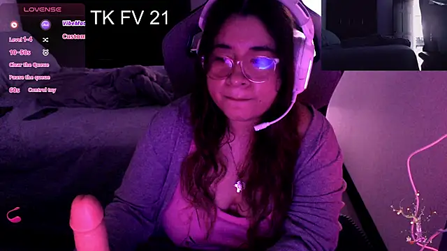 Pink girl0n online show from December 2025 06:02:01 PM