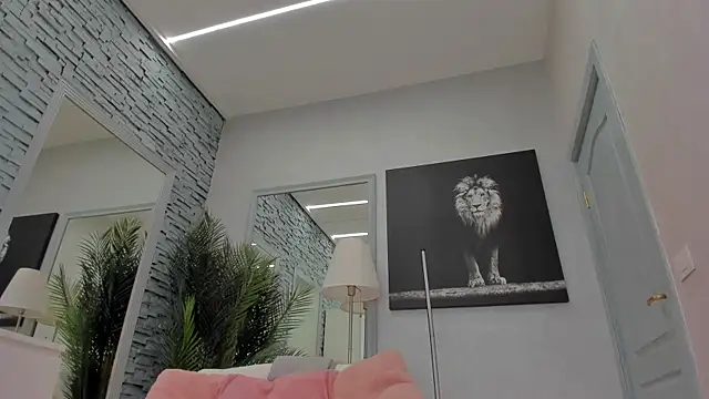Reina Cummings online show from July 2026 06:52:02 AM