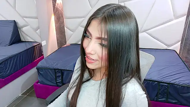 Snapshot of aysel_27 chatting on September 2025 09:03:01 PM aysel 27 online show from September 2025 09:03:01 PM