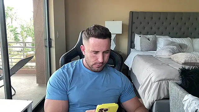 brettmycles28 online show from September 2025 11:21:01 PM