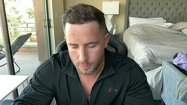 brettmycles28 online show from October 2025 08:26:01 PM