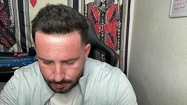 brettmycles28 online show from February 2026 09:40:02 PM