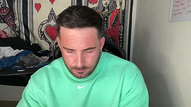 brettmycles28 online show from February 2026 12:41:01 AM