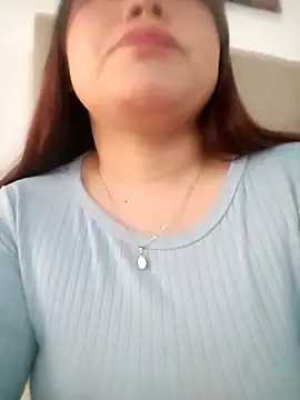 Snapshot of LucyPetit chatting on September 2025 01:27:02 PM LucyPetit online show from September 2025 01:27:02 PM