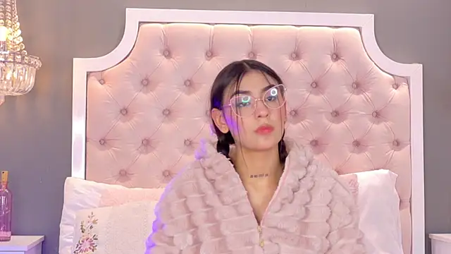 VioletBlaze online show from November 2025 01:21:02 PM