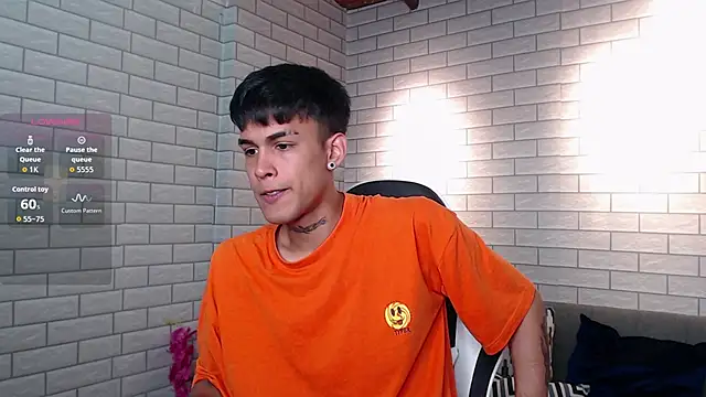 Thiago twink online show from October 2025 07:31:01 PM