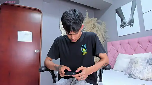 Thiago twink online show from October 2025 07:32:02 PM