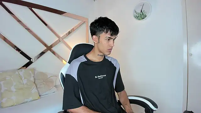 Thiago twink online show from October 2025 07:47:01 PM