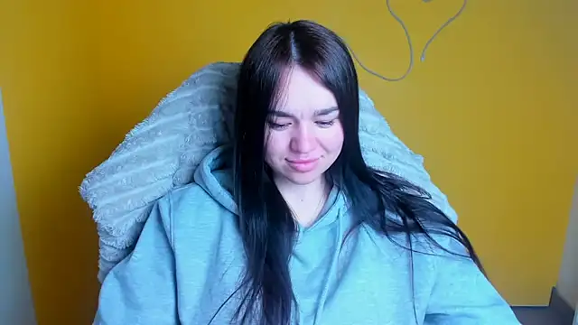 Lola Saymyname online show from April 2026 11:14:02 AM