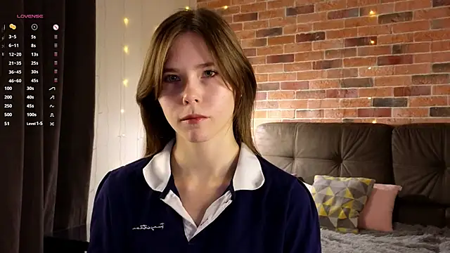 EmiliDen online show from October 2025 05:13:01 PM