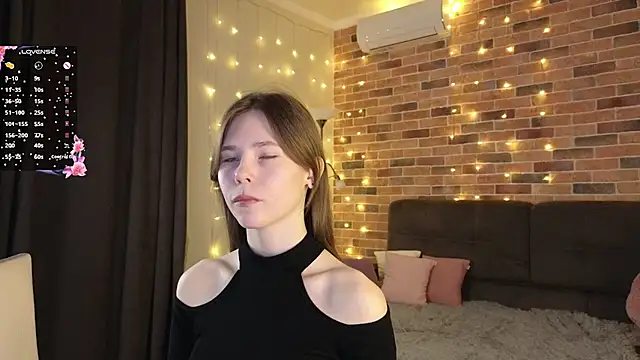 EmiliDen online show from October 2025 07:03:02 PM