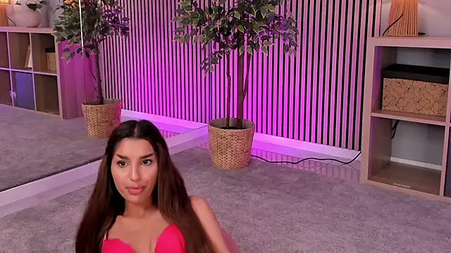 Snapshot of ZariaVera chatting on July 2026 06:20:01 PM ZariaVera online show from July 2026 06:20:01 PM