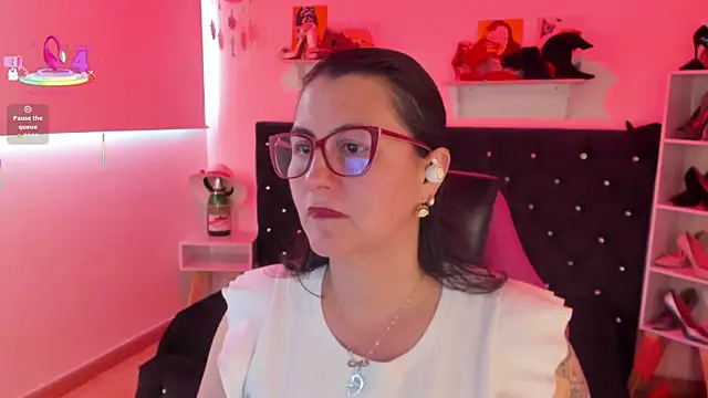 D Martii online show from October 2025 01:29:02 PM