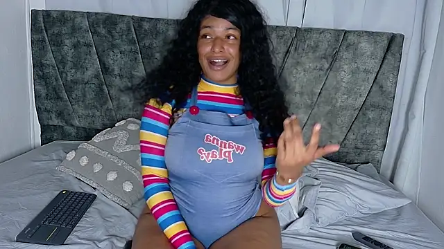 ValeriGallardo17 online show from October 2025 10:41:02 PM