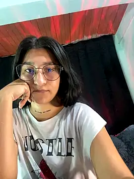 EVAH LEE  online show from October 2025 01:27:02 AM