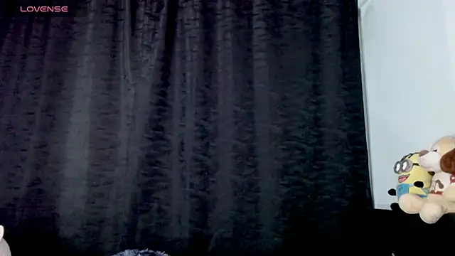 EVAH LEE  online show from April 2026 02:01:01 AM