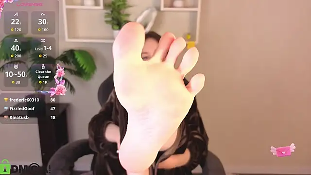 Miche1le Allenne online show from April 2026 07:45:01 AM