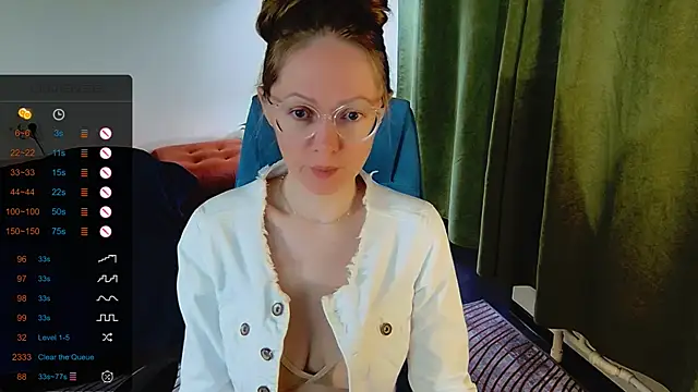 Snapshot of _Goldilocks_ chatting on September 2025 06:35:01 AM  Goldilocks  online show from September 2025 06:35:01 AM