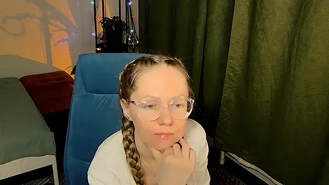 Snapshot of _Goldilocks_ chatting on October 2025 05:21:02 PM  Goldilocks  online show from October 2025 05:21:02 PM