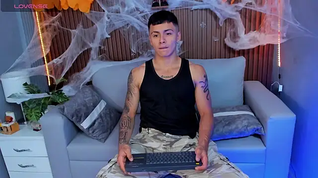 Leo santoro online show from October 2025 01:56:02 PM