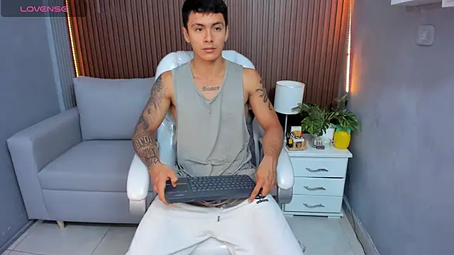 Leo santoro online show from November 2025 01:54:02 PM