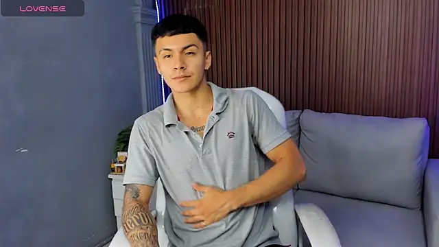 Leo santoro online show from December 2025 02:25:01 PM