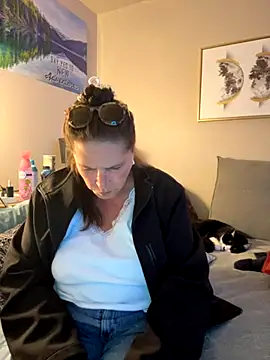 Snapshot of petalsexy chatting on November 2025 12:46:01 AM petalsexy online show from November 2025 12:46:01 AM