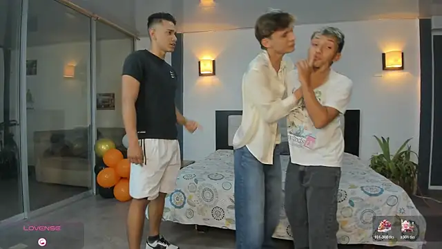 Bisexlifehot   online show from November 2025 11:15:01 PM