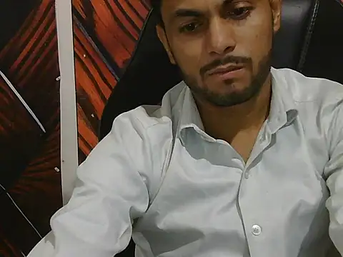 Snapshot of ursdreamperson chatting on May 2026 01:18:01 PM ursdreamperson online show from May 2026 01:18:01 PM