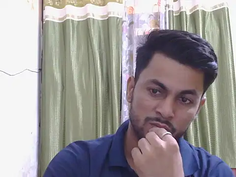 Snapshot of ursdreamperson chatting on May 2026 01:11:02 AM ursdreamperson online show from May 2026 01:11:02 AM